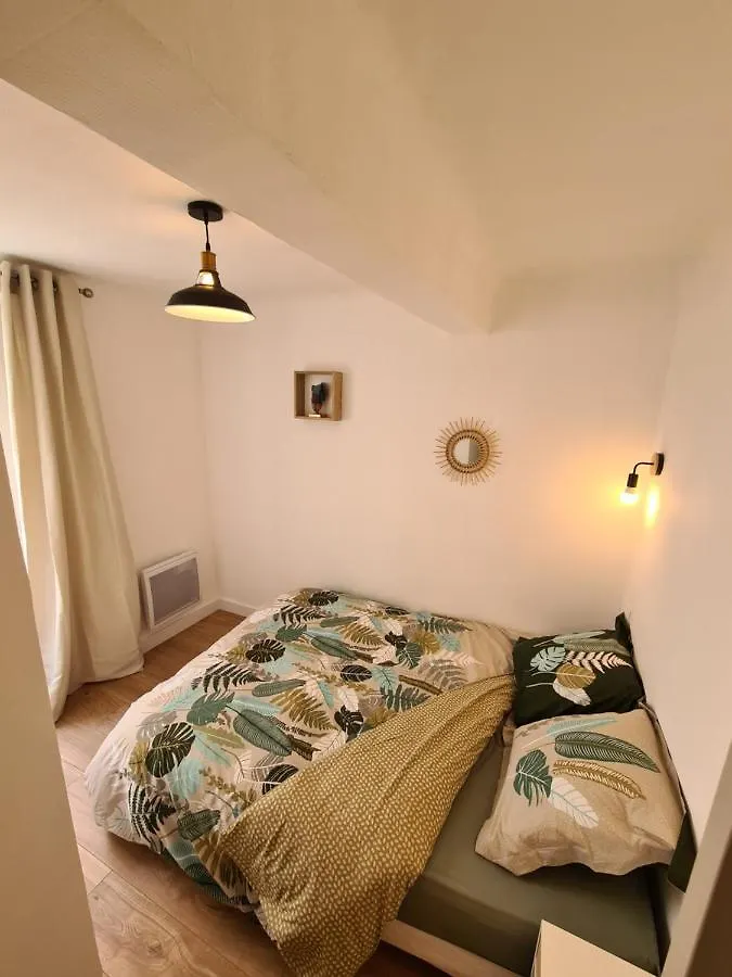 A La Gare ! T2 Hyeres Apartment