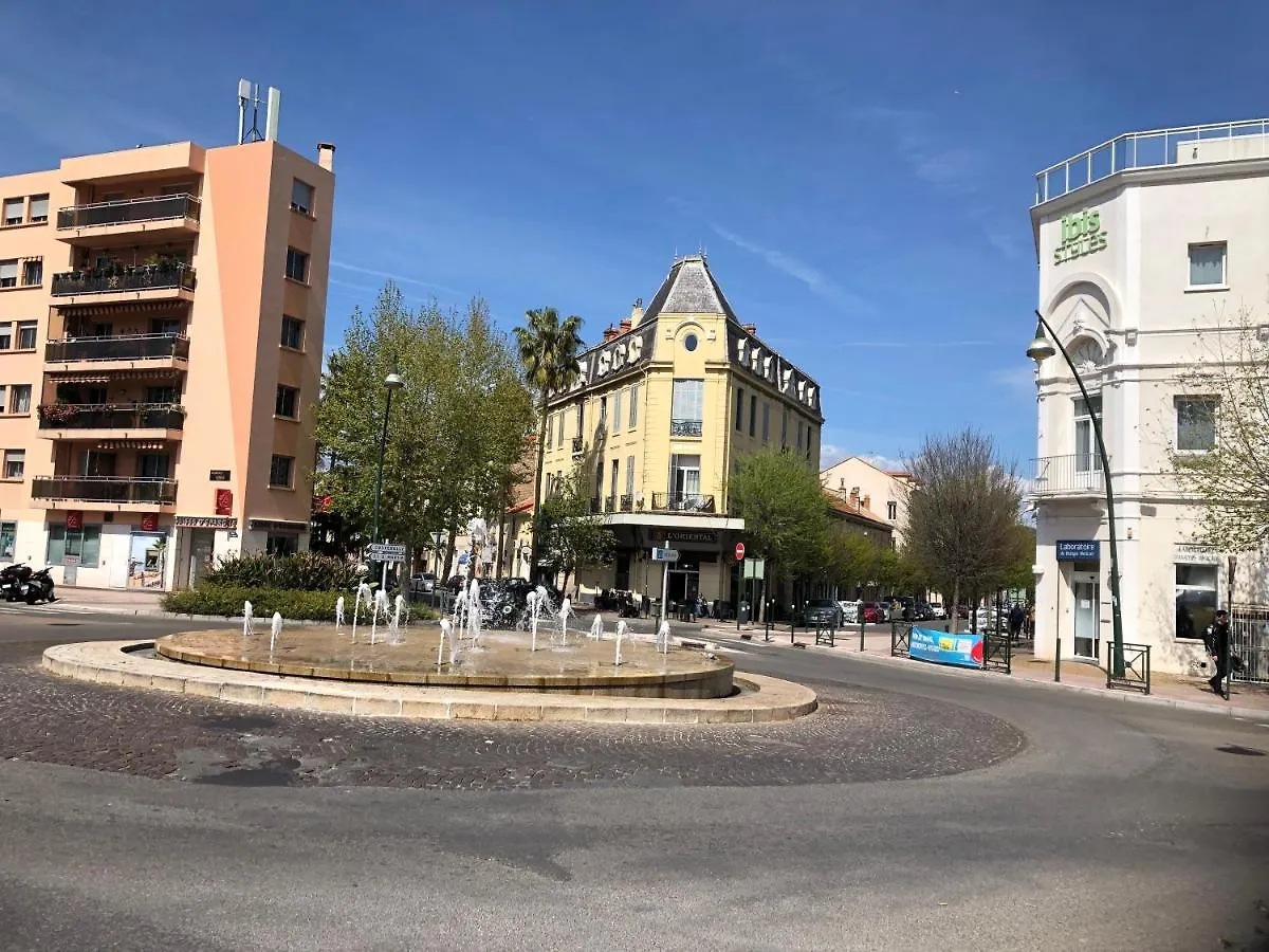 A La Gare ! T2 Hyeres Apartment 0*,  France