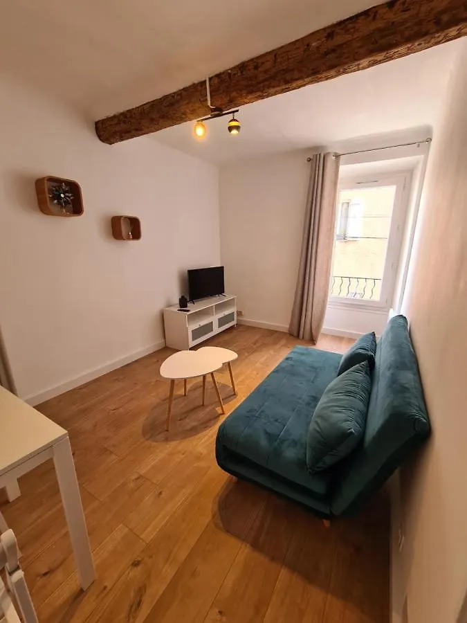 A La Gare ! T2 Hyeres Apartment France